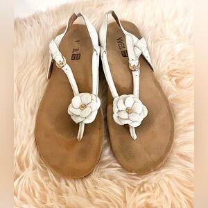Dr.Weil (Vionic) White Leather Flower Adjustable Sandals